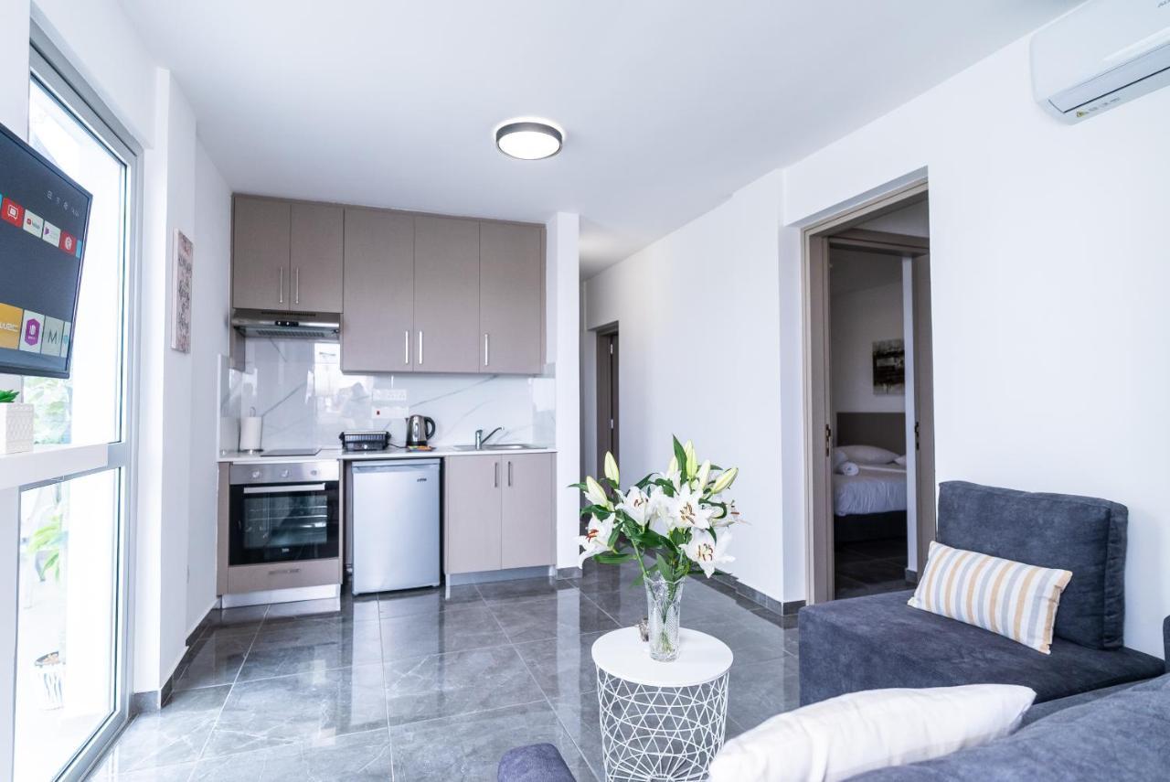Spiros Luxury Apartments Ayia Napa Bagian luar foto